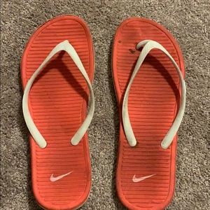 Nike flip flops